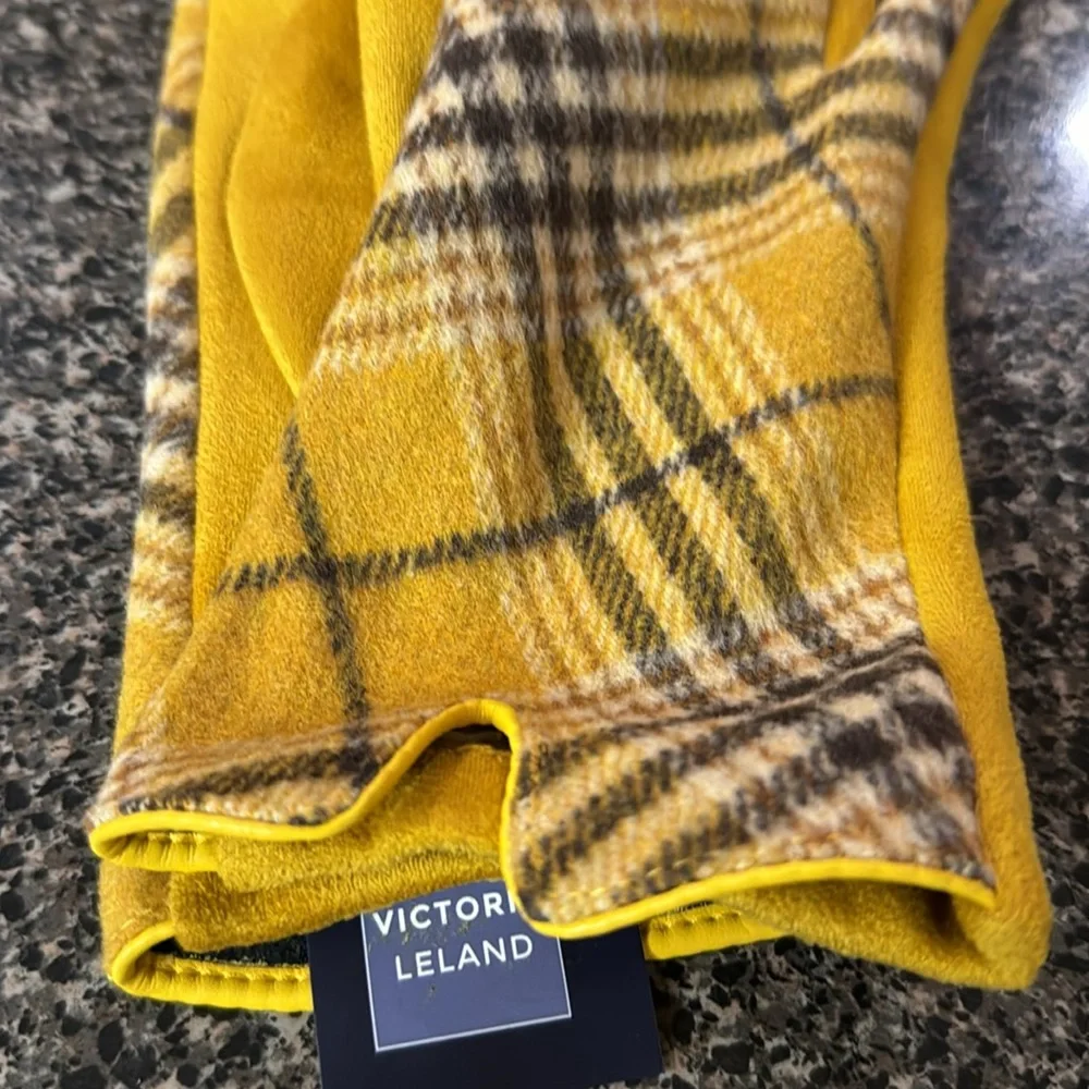 Victoria Leland gloves - Picture 3 of 3